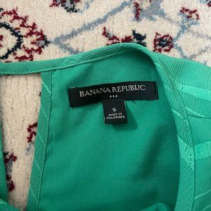 Banana republic ruffle cap sleeve shirt size small